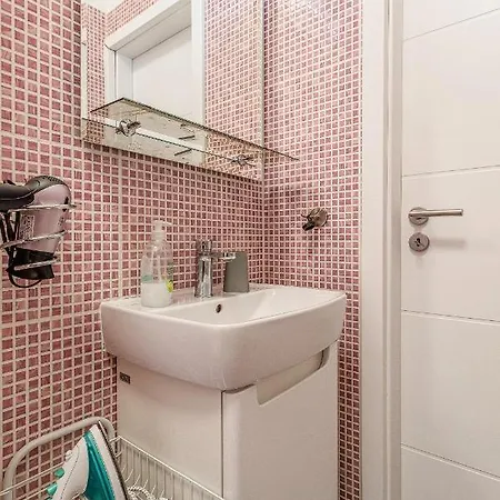 -apartment Near The Center With A Balcony Διαμέρισμα Μπρατισλάβα
