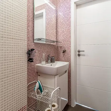 -apartment Near The Center With A Balcony Διαμέρισμα Μπρατισλάβα