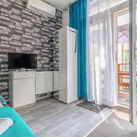 -apartment Near The Center With A Balcony Μπρατισλάβα